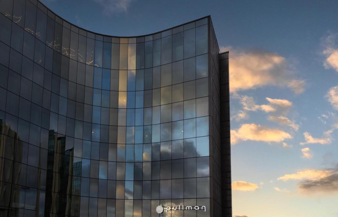 Pullman Auckland Airport Ξενοδοχείο Εξωτερικό φωτογραφία The building at sunset